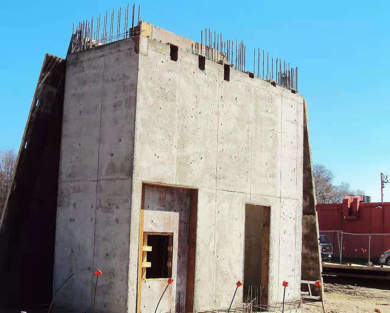 怎麽解決剪力牆粉刷空鼓開裂？