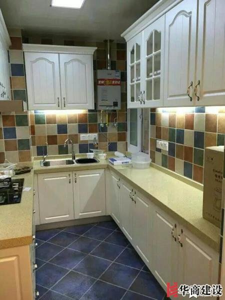 來看看别有特色的磚夾櫥櫃