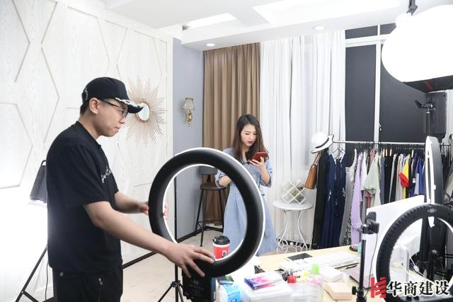 小型直播間該怎麽裝修，如何用最低成本開啓直播之路