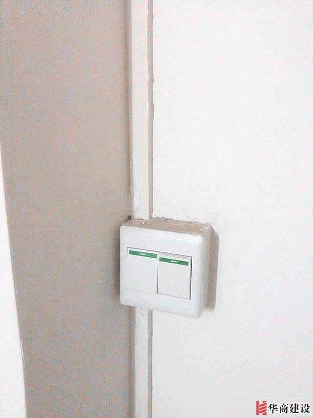 裝修時走的明線，結果太醜瞭，有什麽方法把線槽蓋住呢？